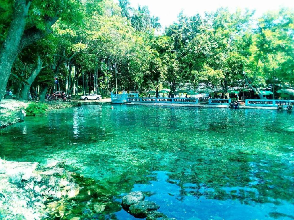 Lago Enriquillo Resort Cerro Al Medio Exteriör bild