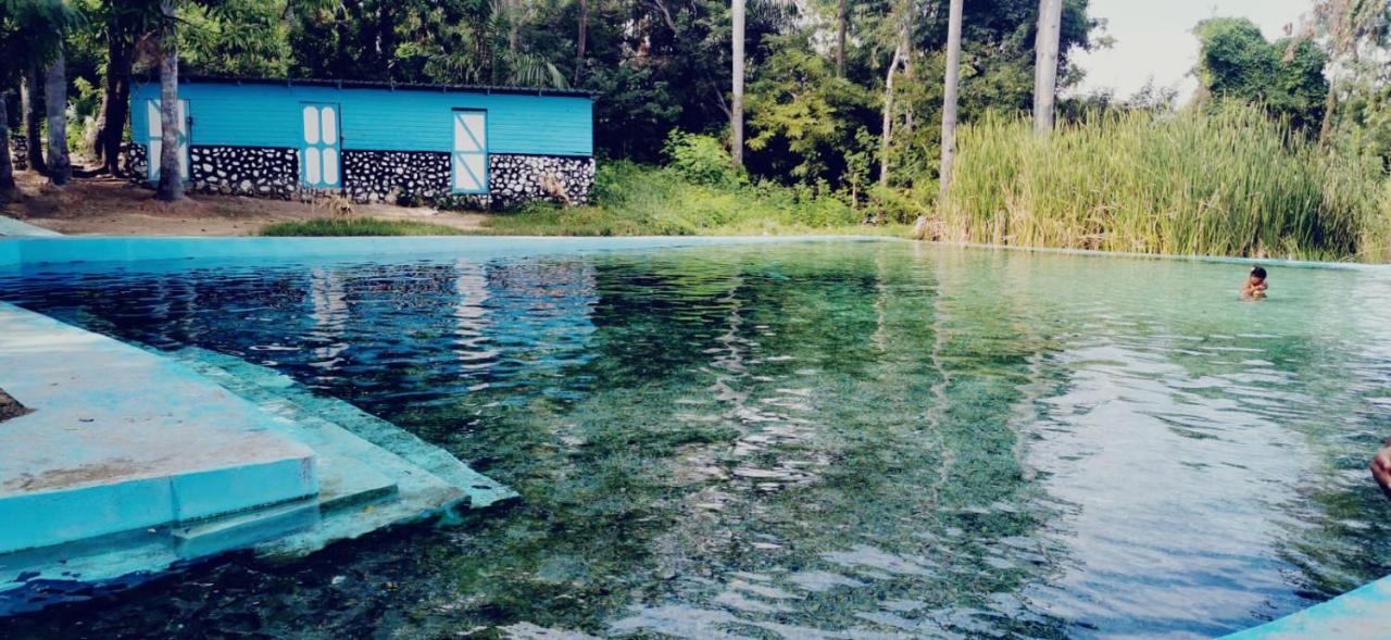 Lago Enriquillo Resort Cerro Al Medio Exteriör bild